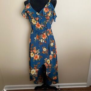 The General Good Women’s Tiered Dress size M off the shoulder sleeves NWT